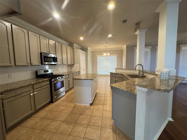 Building Photo - 6227 Meadowcrest Ln