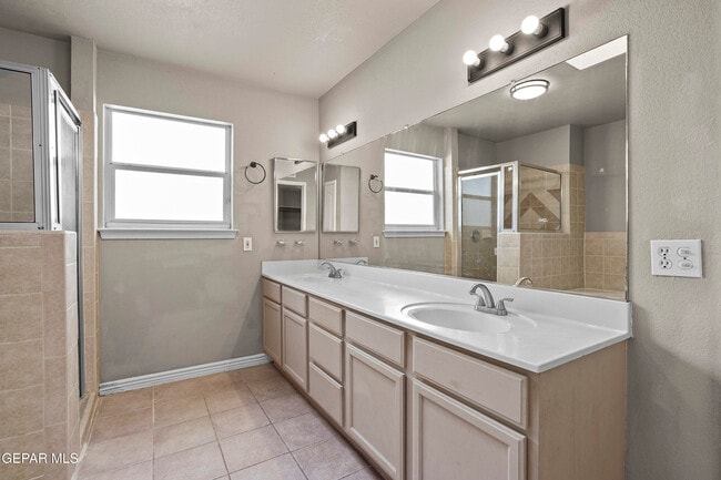 Building Photo - 13713 Paseo del Mar Dr
