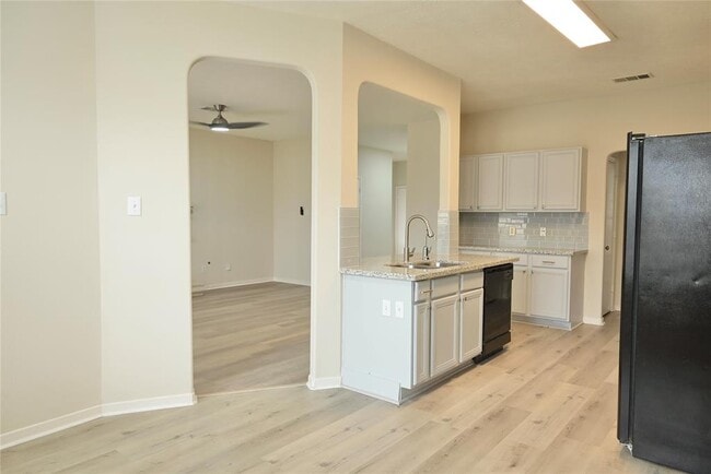 Building Photo - 23902 Spring Way Dr