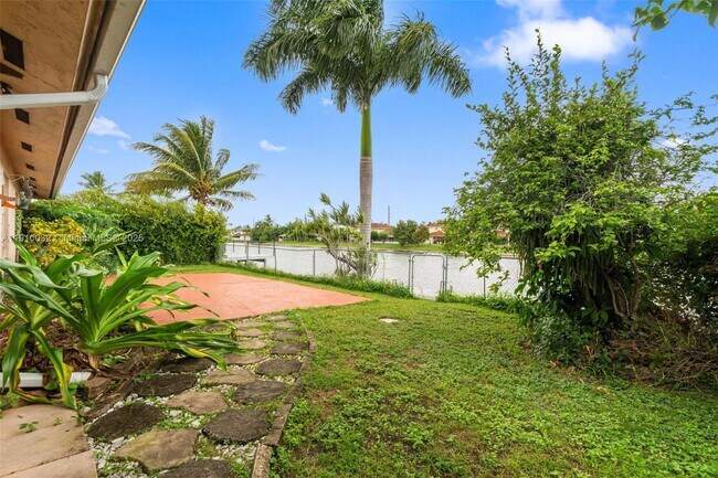 Building Photo - 15793 SW 43rd St