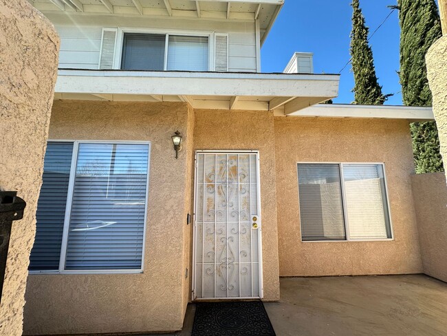 Building Photo - (APPLICATIONS PENDING) West Palmdale Townhouse