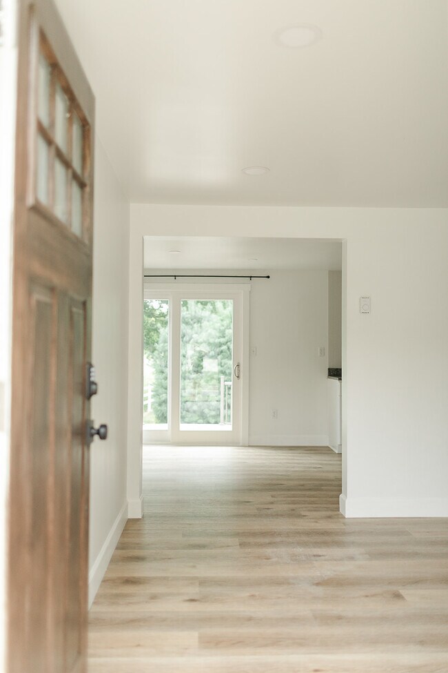 Building Photo - 1745 State St