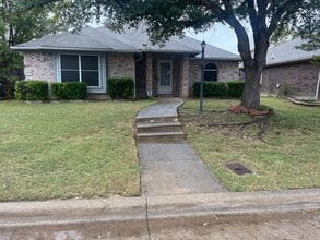 Building Photo - Coming soon..3/2/2 in Fort Worth