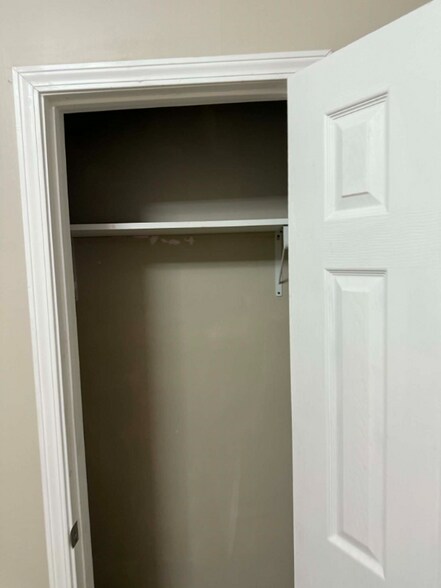 Building Photo - 233 W Madison St