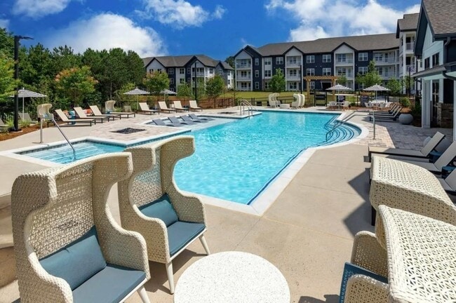 Building Photo - 5617 Oak St