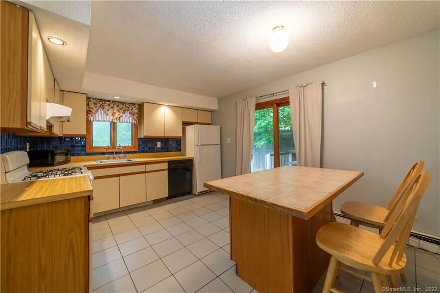 Building Photo - 6 Sunnyside Ave