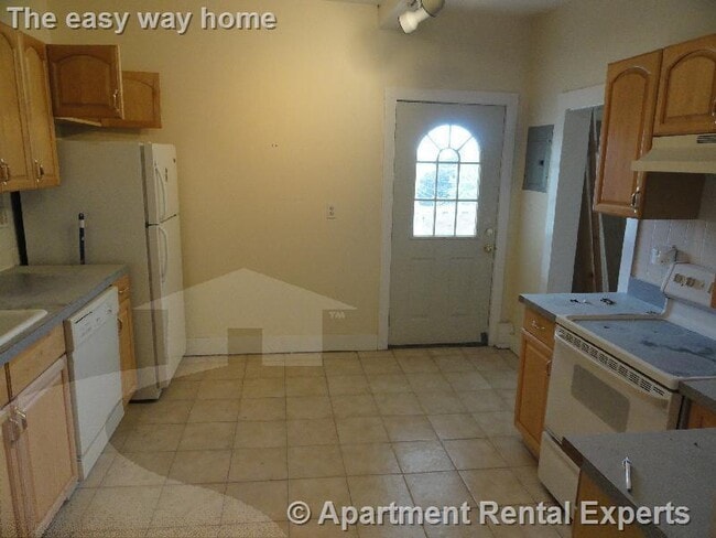 Building Photo - 38 Bond St