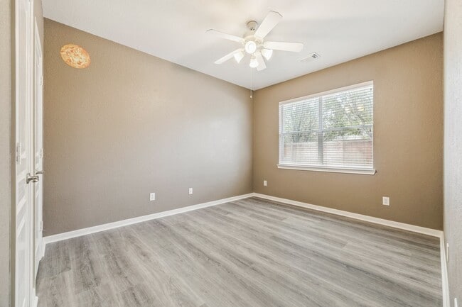 Building Photo - 6502 Grand Flora Ct