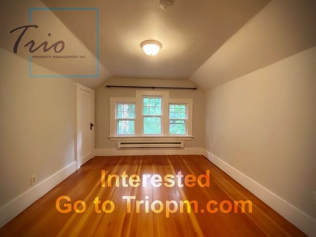 Building Photo - 1673 Riverview St