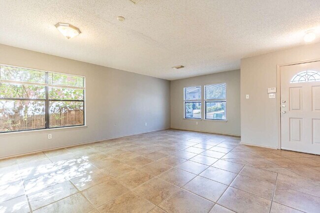 Building Photo - 8423 Parry Path