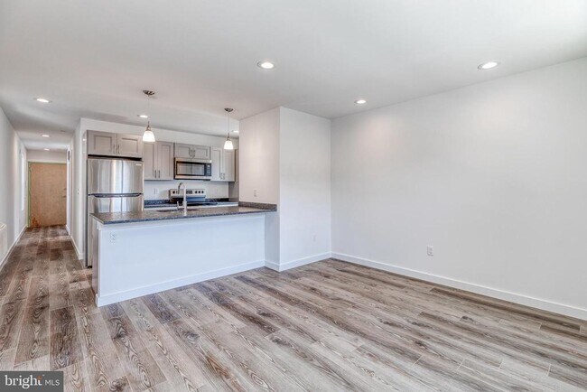 Building Photo - 751 N 43rd St