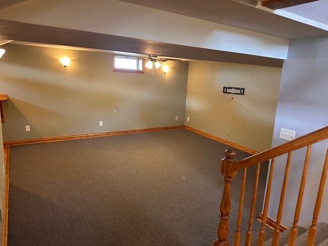 Building Photo - 1N479 Schrader Rd