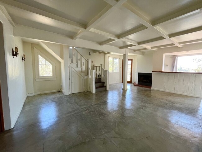 Building Photo - Excellent two Story Spanish style home located just minutes away from Sunset Strip