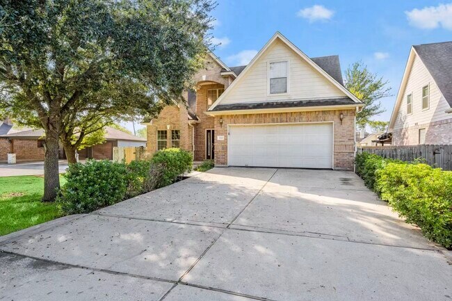 Building Photo - 3212 Glastonbury Dr