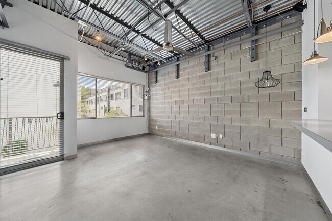 Building Photo - 4801 S Congress Ave