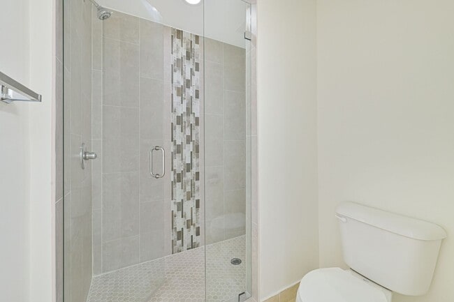 Building Photo - ~2 bed/2 bath UPDATED condo at The Cove on Six Mile