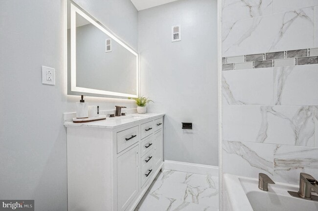 Building Photo - 1317 S 19th St