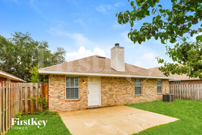Building Photo - 7341 Ironside Dr N