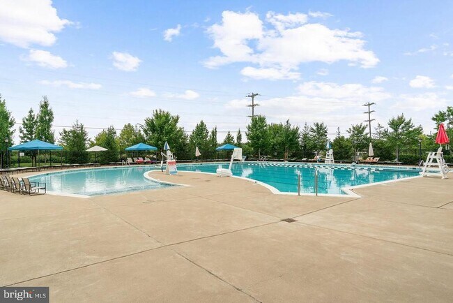 Building Photo - 42106 Picasso Sq