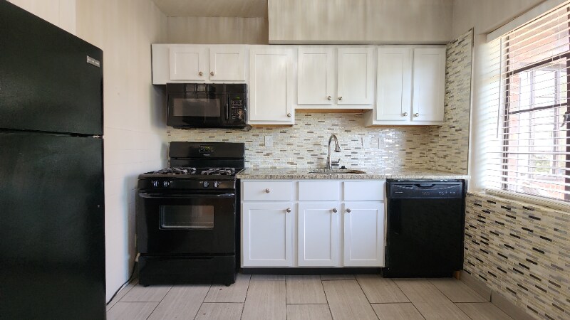 Building Photo - 6475 Nottingham Ave