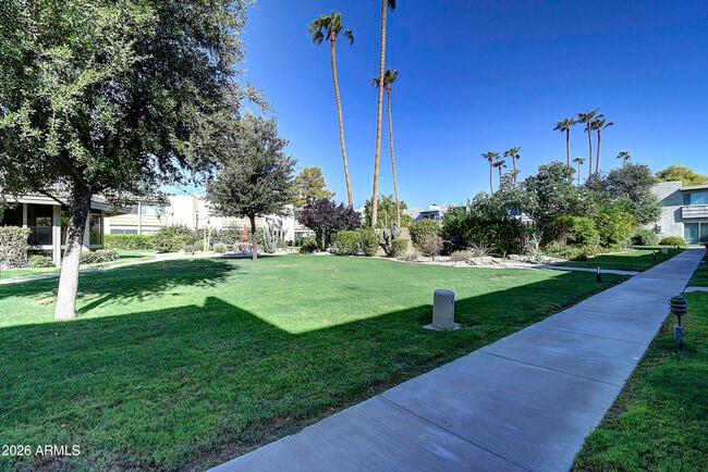 Building Photo - 4610 N 68th St
