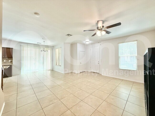 Building Photo - 9218 W Meadow Dr