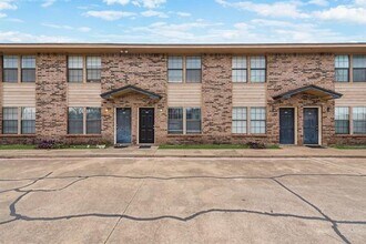 Building Photo - 600 Grand