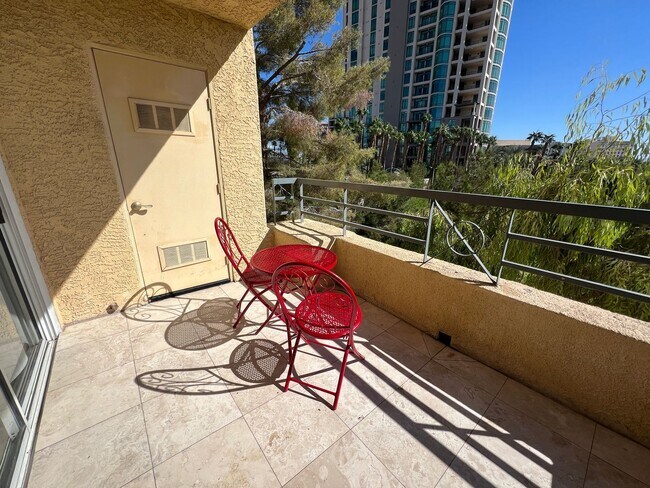 Building Photo - Meridian FURNISHED 2 BDR /2 BATH Luxury Condo - RESORT STYLE LIVING, 1-1/2 Blocks From The Heart ...