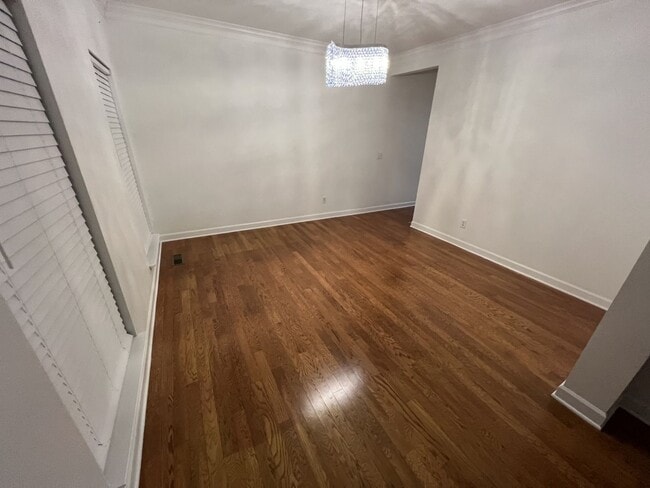 Building Photo - Great, large home in Franklin with home theater room!