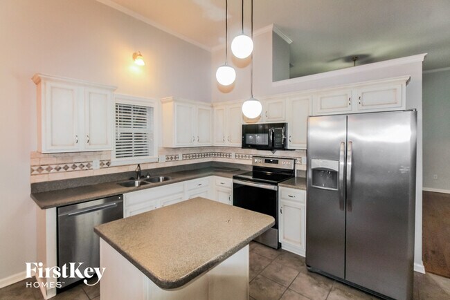 Building Photo - 8672 Eagle Dr