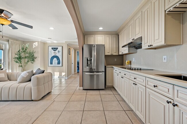 Building Photo - 11141 Limetree Dr