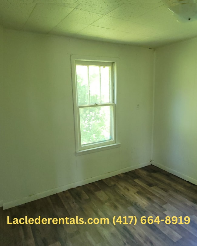 Building Photo - 3 bed 2 bath House