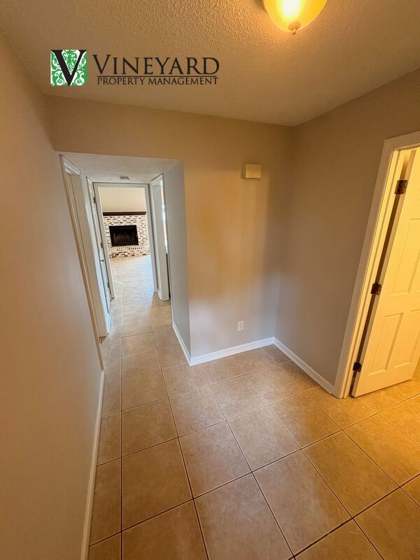 Building Photo - 6085 Sand Wedge Cir