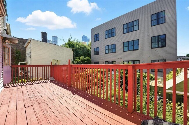 Building Photo - 175 Van Winkle Ave