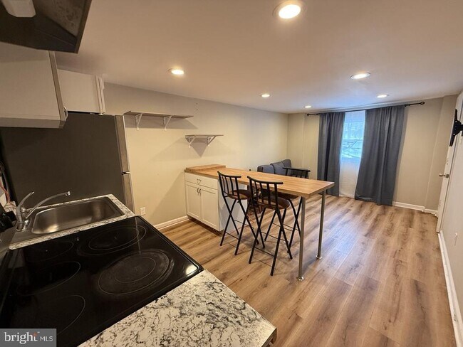 Building Photo - 10838 Lockart Ct