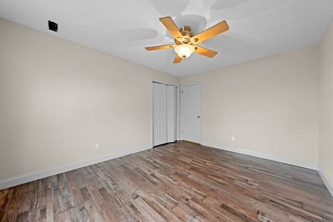 Building Photo - Lovely Single Family Home