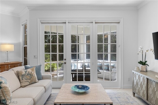 Building Photo - 193 Colonade Cir