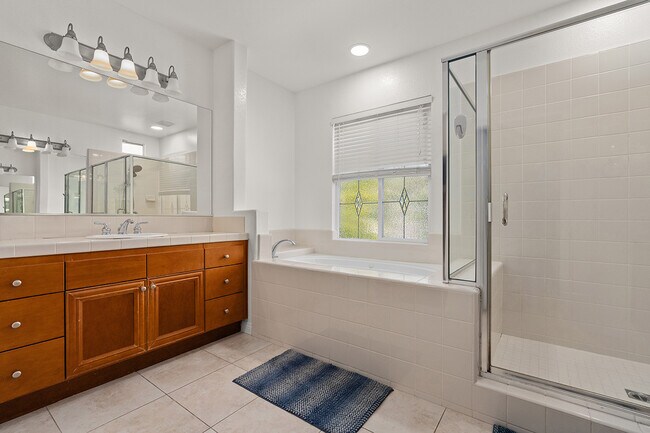 Building Photo - 7116 Torrey Mesa Ct