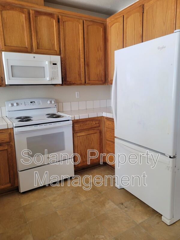 Building Photo - 358 Flagstone Cir