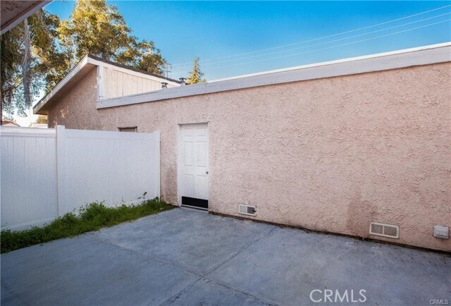 Building Photo - 4050 Badillo St