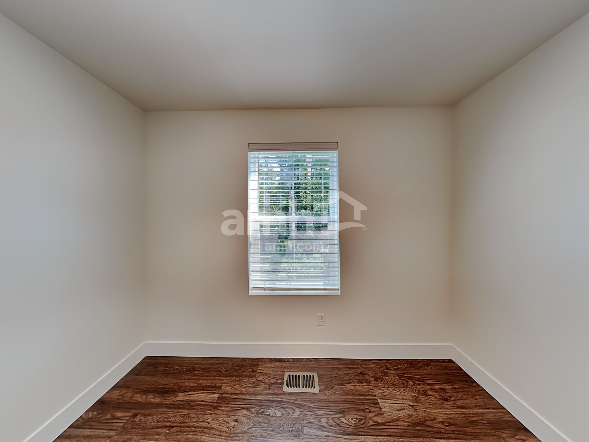 Building Photo - 32974 Lookout Ln