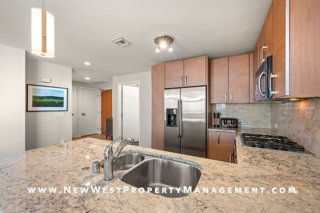 Building Photo - Stunning Southeast corner East Village 2-b...