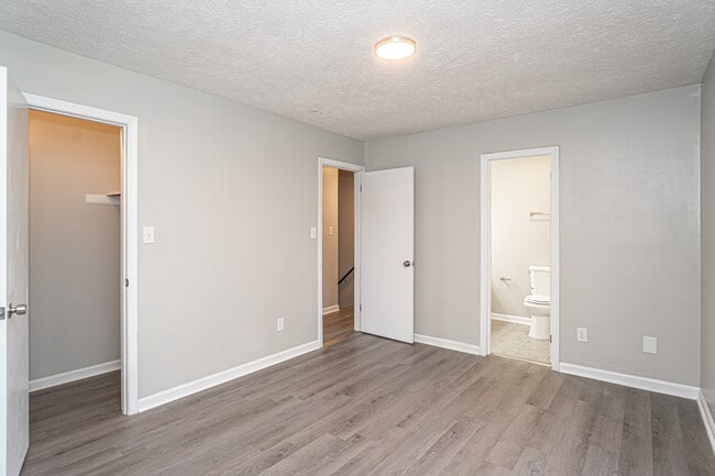 Building Photo - 5717 Aftonshire Dr