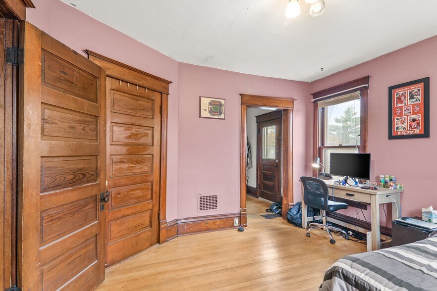 Bedroom 1 - 1203 Vilas Ave