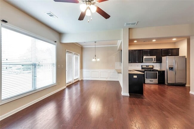 Building Photo - 2755 Maple Park Pl