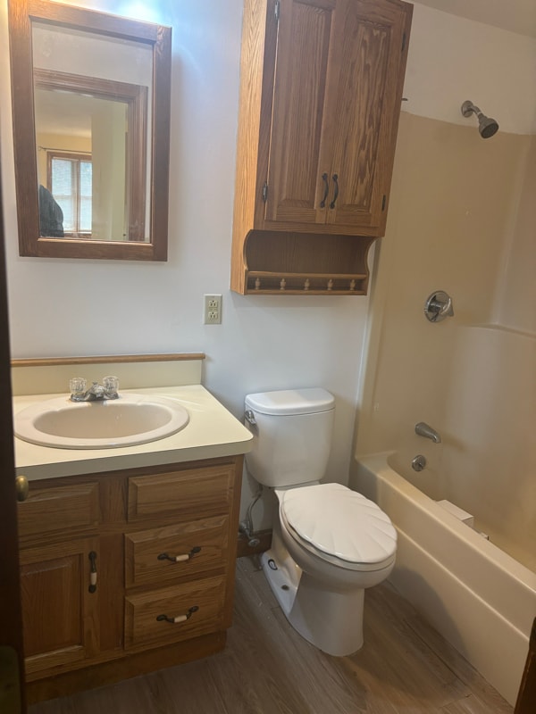 Building Photo - 26 Reed Hill Rd