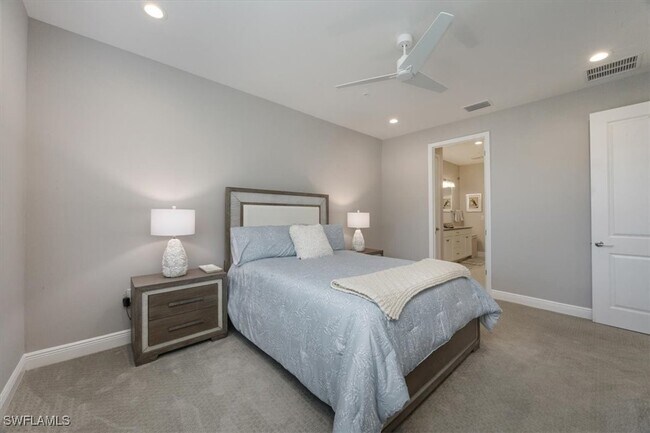 Building Photo - 2560 Seychelles Dr