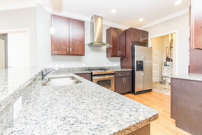 Building Photo - 4810 N Lavergne Ave