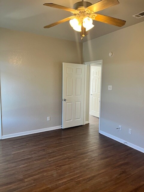 Building Photo - 2103 Agate Dr