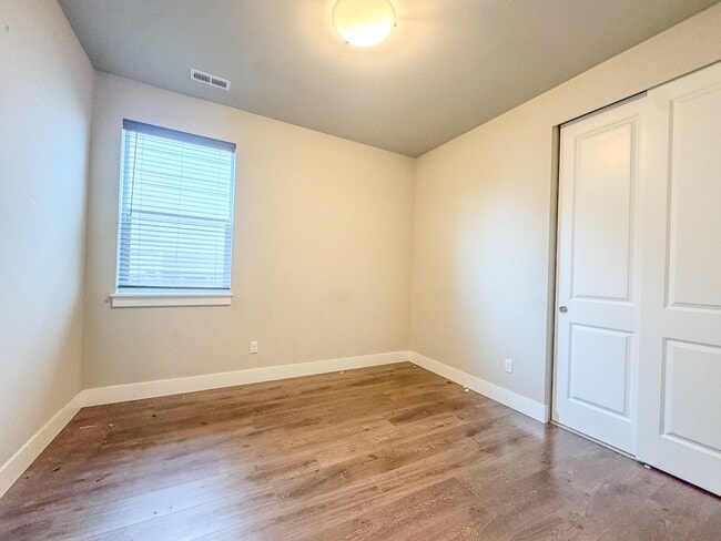 Building Photo - New 4 bed with bedroom and bath on main floor